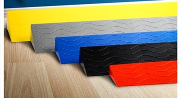 Najazd podjazd krawężnikowy plastikowy 100cm/4cm