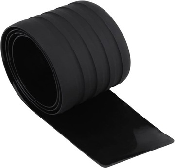 Защитная резиновая полоска на заднем бампере.