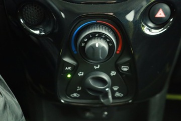 Toyota Aygo II Hatchback 5d 1.0 VVT-i 69KM 2016 Toyota Aygo 1.0 VVT-i, Salon Polska, Serwis ASO, zdjęcie 9