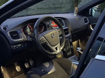 Volvo V40 II Hatchback Facelifting 2.0 D2 120KM 2017 VOLVO V40 R-DESING! Stan idealny!, zdjęcie 4