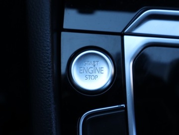 Volkswagen Passat B8 Variant 2.0 TDI BlueMotion SCR 150KM 2017 VW Passat 2.0 TDI, Automat, Skóra, Navi, Klima, zdjęcie 15