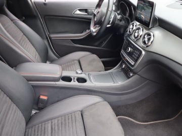 Mercedes GLA I Off-Roader Facelifting 2.0 220 184KM 2019 Mercedes GLA GLA 220 4MATIC, Salon Polska, zdjęcie 8