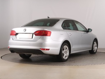 Volkswagen Jetta VI Sedan 2.0 TDI CR DPF 140KM 2011 VW Jetta 2.0 TDI, Serwis ASO, Klima, Klimatronic, zdjęcie 4