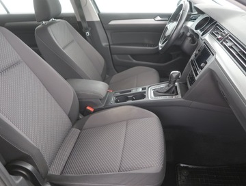 Volkswagen Passat B8 Variant Facelifting 2.0 TDI SCR 150KM 2020 VW Passat 2.0 TDI, Salon Polska, 1. Właściciel, zdjęcie 8