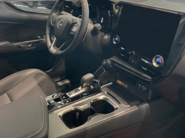 Lexus NX II SUV Facelifting 2.5 350h 200KM 2026 350h Prestige AWD 200KM | Head Up Display, zdjęcie 7