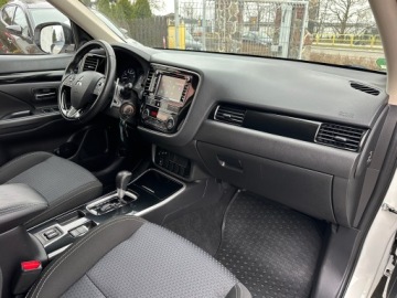 Mitsubishi Outlander III SUV Facelifting 2017 2.0 150KM 2019 MITSUBISHI OUTLANDER 2019*2.0 MIVEC 150 KM*DIAMANT *KAMERA*LED*AUTOMAT*ASO, zdjęcie 25