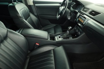 Skoda Superb III Kombi 2.0 TDI 150KM 2015 Skoda Superb 2.0 TDI, Automat, Skóra, Navi, Xenon, zdjęcie 6