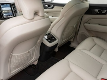 Volvo XC60 II 2021 Volvo XC 60 LU043MS#B4 B Inscription Szklany dach, zdjęcie 23