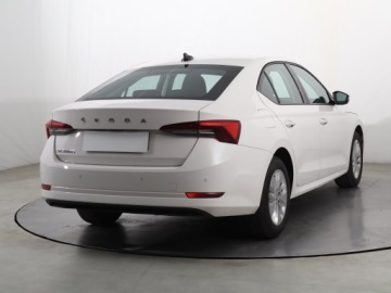 Skoda Octavia IV Liftback 1.0 TSI EVO 110KM 2021 Skoda Octavia 1.0 TSI, Salon Polska, Klima, zdjęcie 4