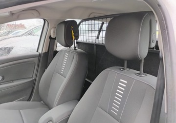 Renault Megane III Hatchback 1.5 dCi FAP 90KM 2011 Renault Megane 2011r, 1.5DCI VAN, Lekko uszkodzony tyl. Jezdzi. 1.5 90KM, zdjęcie 7