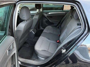Volkswagen Golf VII Variant 2.0 TDI CR DPF BlueMotion Technology 150KM 2017 Volkswagen Golf 2.0 diesel 150 KM BEZWYPADKOWY 6 biegow zadbany zamia, zdjęcie 28