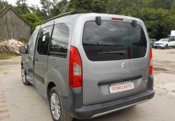 Citroen Berlingo III Osobowy M 1.2 PureTech 110KM 2018 Citroen Berlingo Okazja 1.2 Benzyna 110KM, zdjęcie 12