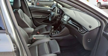 Opel Astra J GTC 1.6 Turbo ECOTEC 200KM 2017 Opel Astra 1.6T 200kM SPORT Full Led Navi Skory Grzane Fotele i Kierownica, zdjęcie 5