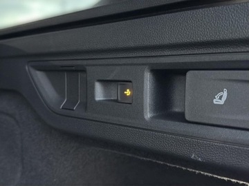 Volkswagen Passat B8 Variant Facelifting 2.0 TDI SCR 150KM 2025 Volkswagen Passat Variant Elegance Matrix ACC Digital Cockpit Hak FV23, zdjęcie 36