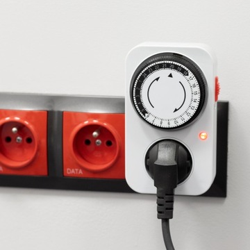 МЕХАНИЧЕСКИЙ ТАЙМЕР ДЛЯ РОЗЕТКИ SOCKET, 24/7, 15 минут, белый