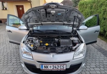 Renault Megane II Sedan 1.6 16V 110KM 2009 Renault Megane Renault Megane Renault Megane 1.6I 110PS Zadbane 1.6 Benzyna, zdjęcie 16