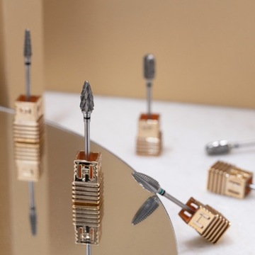 ABAGROUP АЛМАЗНЫЙ СТРОИТЕЛЬ ДЛЯ НОГТЕЙ Голубое пламя 2,1 мм