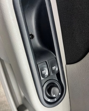 Renault Twingo II Hatchback 3d 1.2 16v 75KM 2008 Renault Twingo Renault Clio 1.2 1 wlasciciel Przygotowany do rejestracji, zdjęcie 23