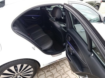 Mercedes Klasa E W213 Limuzyna 2.0 220d 194KM 2017 Mercedes-Benz Klasa E 220 d 4-Matic Exclusive W213, zdjęcie 17