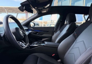 BMW Seria 5 G90-91 2025 BMW Seria 5 I wlasciciel M Sport Hak 360 Gwarancja Bezwypadkowy FVAT23, zdjęcie 28