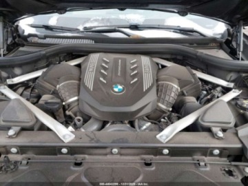 BMW X6 G06 2021 BMW X6 M50i 2021 4.4 Benzyna 523KM, zdjęcie 8