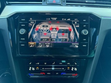 Volkswagen Passat B8 Variant Facelifting 2.0 TDI SCR 200KM 2022 Volkswagen Passat 2.0TDI 200KM Elegance DSGKameraMATRIXACCNiski PrzebiegAS, zdjęcie 29