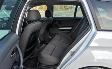 BMW Seria 3 E90-91-92-93 Touring E91 2.0 320d 184KM 2011 BMW Seria 3 xDrive Lift 2011 r. 2.0 Diesel 183KM, zdjęcie 7