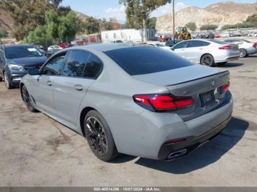 BMW Seria 5 G30-G31 2022 BMW Seria 5 540I XDrive 2022 3.0l 3.0 Benzyna 335KM, zdjęcie 4