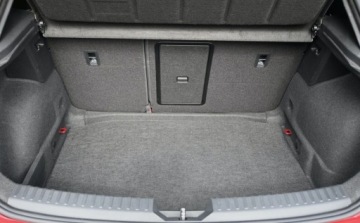 Seat Leon IV Hatchback 1.5 eTSI (MHEV) 150KM 2021 Seat Leon 1,5 TSI 150 KM FR Full Led AMBIENTE Nawigacja Virtual tacho 1.5, zdjęcie 33