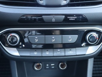 Hyundai i30 III Hatchback 1.0 T-GDI 120KM 2017 Hyundai i30 1.0 T-GDI, Klima, Tempomat, zdjęcie 11