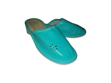 Женские тапочки