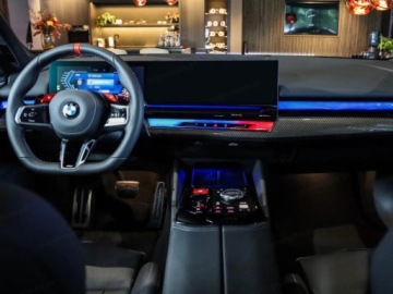 BMW Seria 5 G90-91 M Touring 4.4 V8 727KM 2026 BMW Seria 5 M5 Touring Combi 4.4 (727KM) 2026, zdjęcie 11