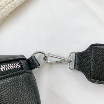 ЧЕРНАЯ НАСТЕННАЯ СУМКА ЖЕНСКАЯ, ВМЕСТИТЕЛЬНАЯ, С СИНИМ ШИРОКИМ РЕМЕШКОМ, ЭЛЕГАНТНАЯ