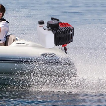 Двухтактный подвесной двигатель объемом 52 см3.