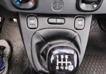 Fiat Panda III Hatchback 5d seria 4 1.0 Hybrid 70KM 2022 Fiat Panda 2022r, SALON POLSKA. 1.0 HYBRID. Uszkodzony. Poobijany. Jezdzi., zdjęcie 14