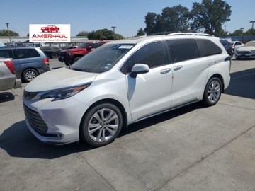 Toyota Sienna III 2022 Toyota Sienna Limited, 2022r., 2.5L 2.5 Hybryda 245KM