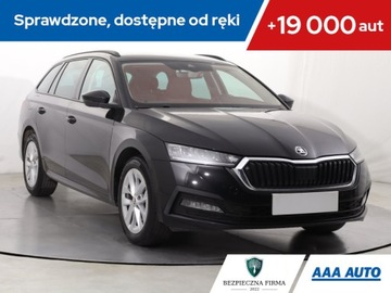 Skoda Octavia IV Kombi 2.0 TDI 150KM 2022 Skoda Octavia 2.0 TDI, Salon Polska