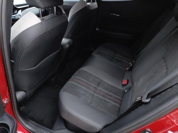 Toyota C-HR I Crossover Facelifting 1.8 Hybrid 122KM 2023 Toyota C-HR 1.8 Hybrid GPF GR Sport 1.8 Hybrid 122, zdjęcie 10