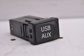 PŘÍDAVNÉ SPONA MULTIMEDIA (AUX/USB) TOYOTA VERSO S (_P12_) 8619048C30