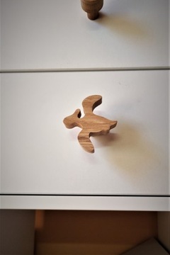 Деревянные мебельные ручки, динозавры, узор птеродактиля.