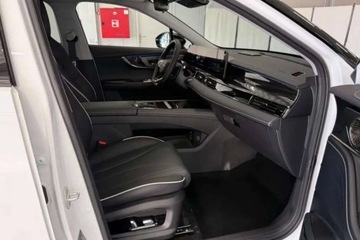 Omoda 5 1.6 T-GDI 147KM 2025 Omoda 5 Premium Bogate wyposazenie Okno dachowe Od reki 1.6 Benzyna, zdjęcie 17