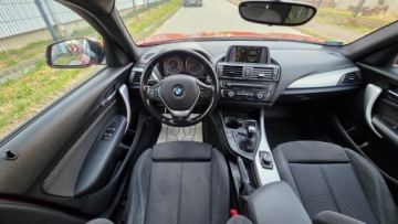 BMW Seria 1 F20-F21 Hatchback 5d 118i 170KM 2012 BMW Seria 1 Rudy niemiec z eM Pakietem 1.6 Benzyna 170KM, zdjęcie 10