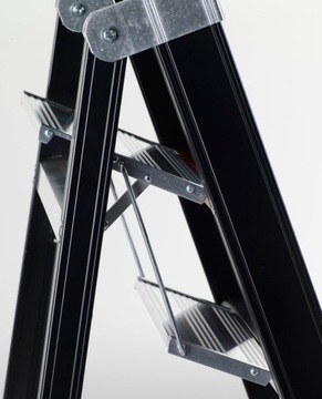 Односторонняя четырехступенчатая алюминиевая лестница ALTREX