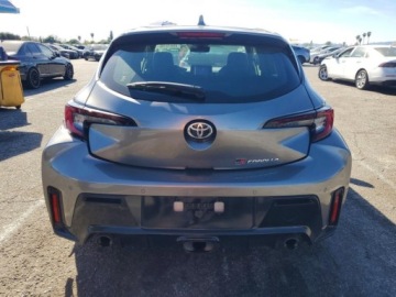 Toyota 2024 Toyota GR Corolla 2024r., Premium, 1.6L, od ubezpieczalni 1.6 Benzyna 304KM, zdjęcie 3