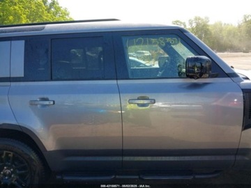 Land Rover Defender IV (L663) 2023 Land Rover Defender 110 SE 2023 3.0l 3.0 Benzyna 395KM, zdjęcie 6