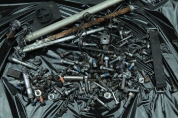 SUZUKI DL 650 V-STROM 04-11 БОЛТЫ ВИНТЫ