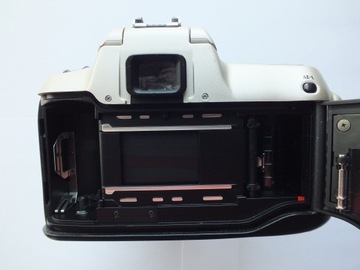 Nikon F 50 + Nikon AF Nikkor 35-80 мм 1:4-5.6D - рабочий