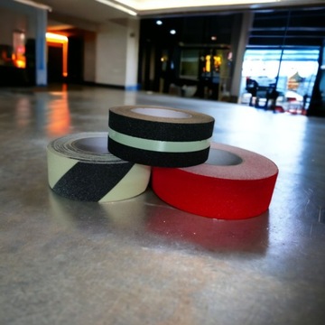 TAŚMA ANTYPOŚLIZGOWA CZERWONA 6m zewnętrzna ostrzegawcza BHP