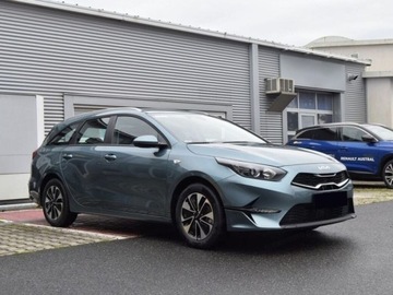 Kia Ceed III Kombi Facelifting 1.5 T-GDI 140KM 2025 KIA Cee&#039;d 1.5 T-GDI DCT Combi 140KM 2025