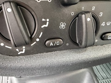 Citroen C3 I Hatchback 1.1 i 61KM 2003 Citroen C3 Tylko 90tyśkm STAN IDEALNY 2003 KLIMA ADVANCE 1.1 Prosta Benzyna, zdjęcie 12